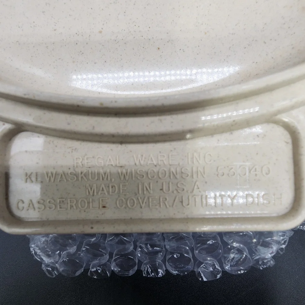 Regal Ware 2L Tan Brown Casserole Dish Lid Vintage MCM Microwave Oven Safe USA